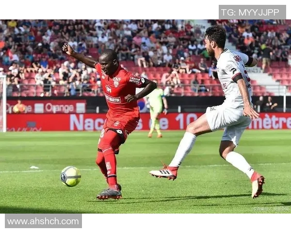 巴黎FC与圣旺红星的精彩对决即将上演，谁将赢得这场焦点战役