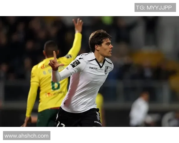 波尔蒂芒与费雷拉的激烈对决谁能在赛场上笑到最后