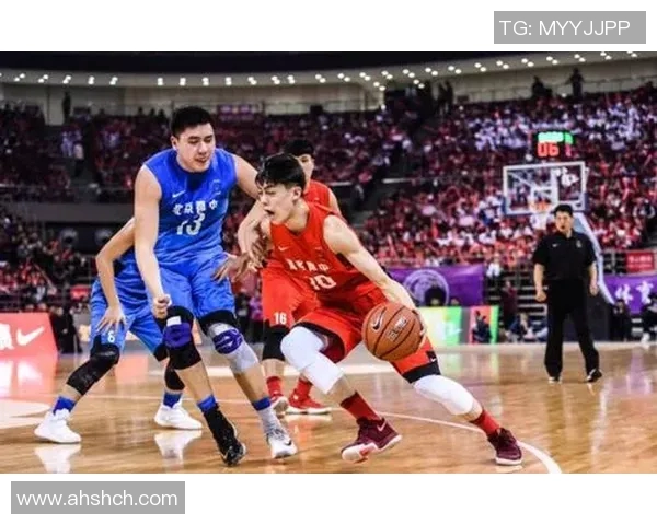 刘铮的篮球之路：从青涩少年到职业明星的成长历程与心路历程