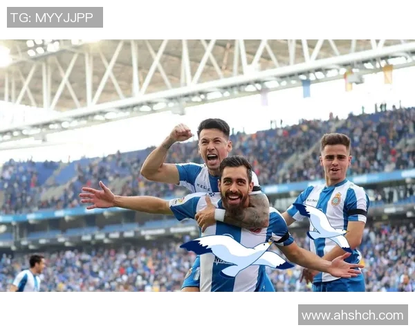 瓦伦西亚对阵西班牙人精彩对决前瞻分析与赛季走势探讨