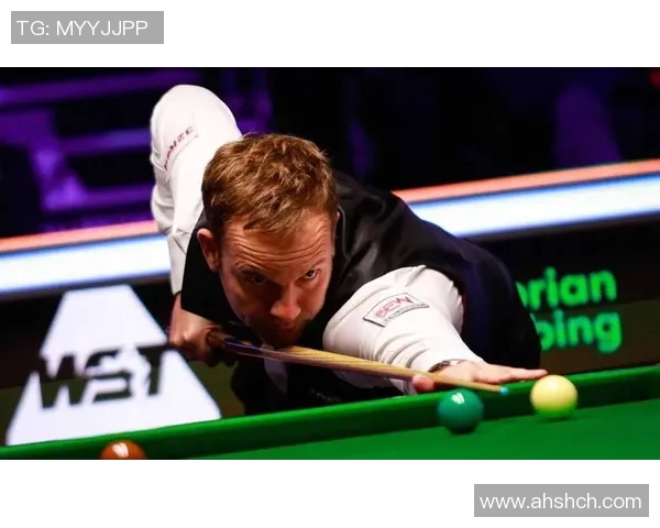 大师赛精彩对决马奎尔与罗伯逊谁能笑到最后引发球迷热议